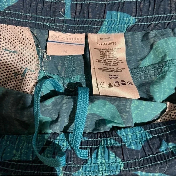 Columbia Women's Medium Blue Geometric Nylon Shorts Pull On Zippered Pocket - Picture 6 of 10